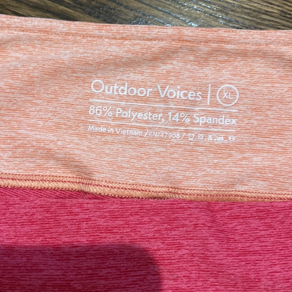Like new Outdoor Voices 7/8 Springs leggings in Flamingo/Rose/Clay, size XL - Picture 3 of 3